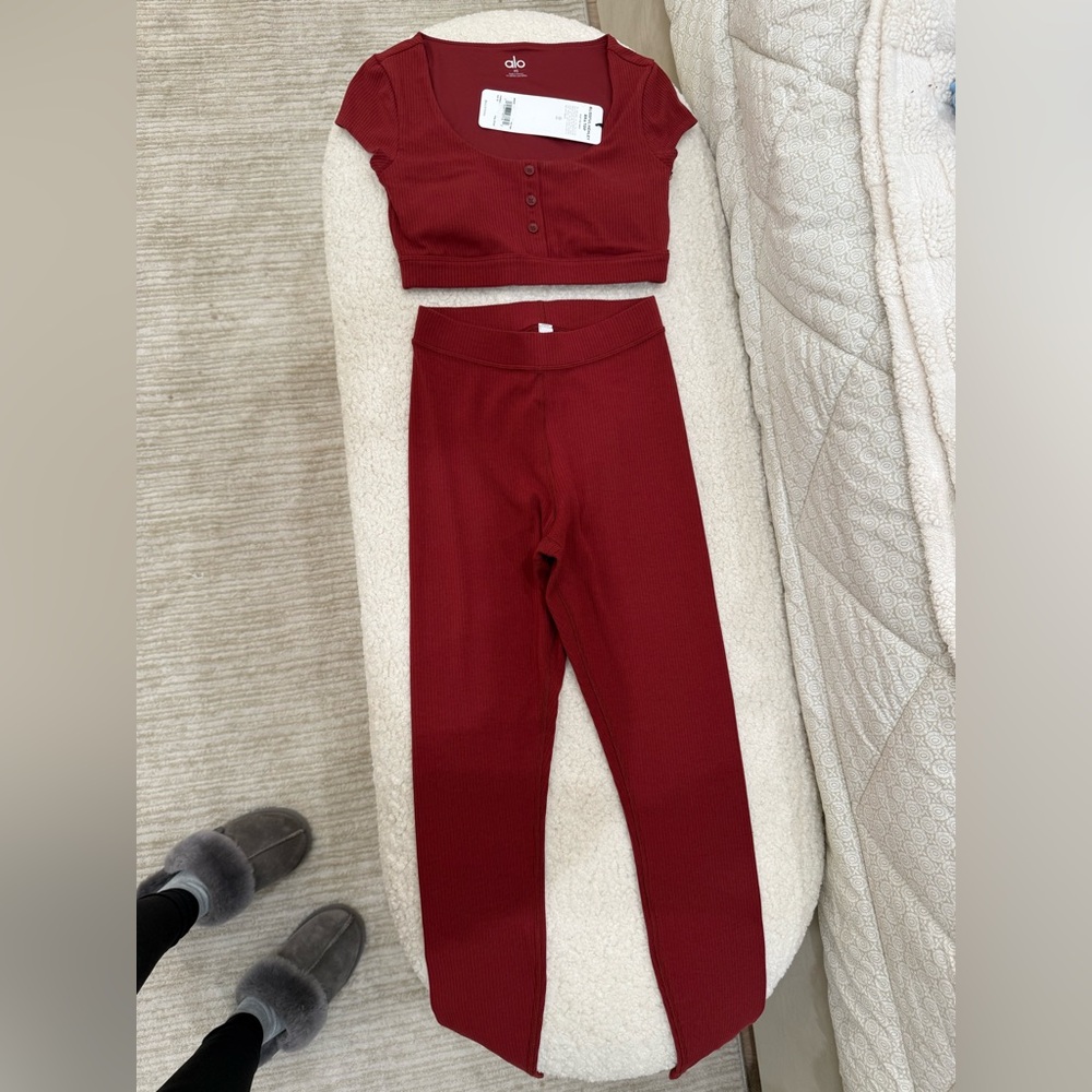 Alo Yoga Leggings & Top Set